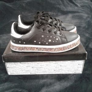 Wanted Fashion Sneakers 8.5